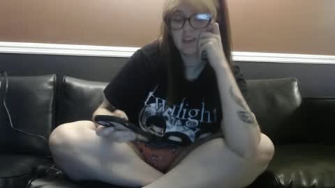 Snapshot of dadsdoll2 chatting on March 2026 02:01:02 AM dadsdoll2 online show from March 2026 02:01:02 AM