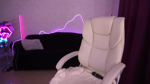 Snapshot of daenerys_daen chatting on September 2025 07:42:01 AM daenerys_daen online show from September 2025 07:42:01 AM