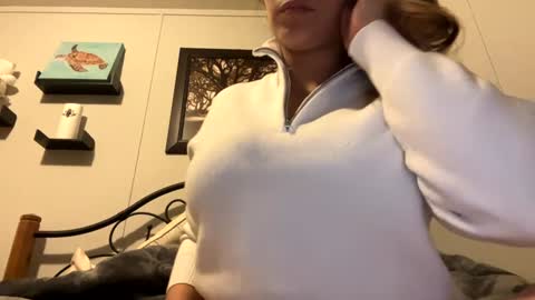 Snapshot of dafnecloutier chatting on January 2025 02:35:01 AM Dafne 27 Cory-24 online show from January 2025 02:35:01 AM