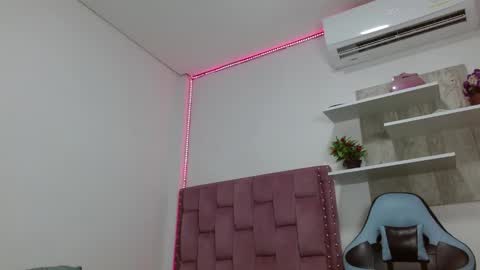 DAFNNE online show from January 2025 12:02:02 PM