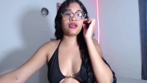 DAFNNE online show from November 2025 03:34:02 PM