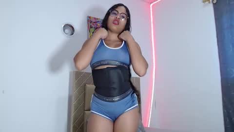 DAFNNE online show from November 2025 01:54:02 PM