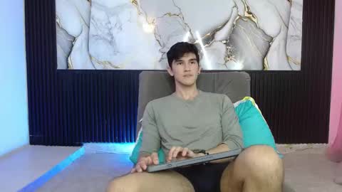 Snapshot of dah_veed chatting on January 2026 12:44:02 PM dah_veed online show from January 2026 12:44:02 PM