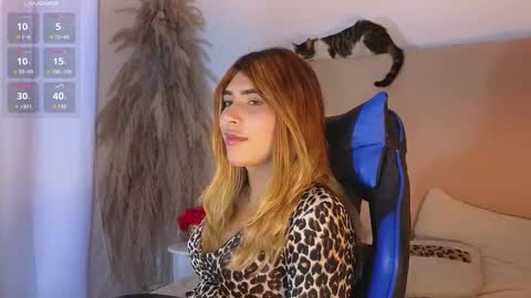 Dahiana online show from November 2025 09:26:02 PM