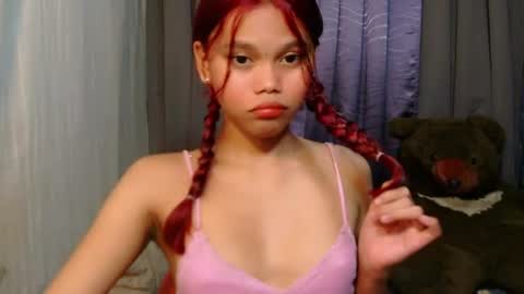 Snapshot of dahlia_vivienne chatting on June 2026 06:18:02 PM yourgirlydahlia online show from June 2026 06:18:02 PM