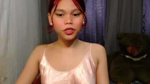 Snapshot of dahlia_vivienne chatting on July 2026 06:52:01 AM yourgirlydahlia online show from July 2026 06:52:01 AM