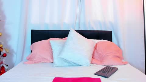 Daila Smith  online show from December 2024 09:08:01 PM