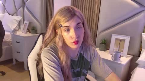 Snapshot of daimondti chatting on September 2025 01:54:01 PM DaimonTi online show from September 2025 01:54:01 PM