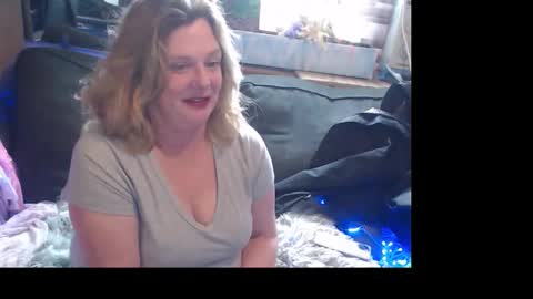 Snapshot of daisylays chatting on May 2026 08:16:01 PM daisy online show from May 2026 08:16:01 PM