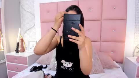 Mariana online show from December 2025 12:22:01 PM