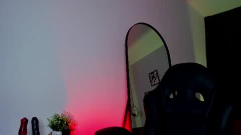 Snapshot of dakhota_rouge chatting on June 2026 05:12:01 AM Dakhota online show from June 2026 05:12:01 AM