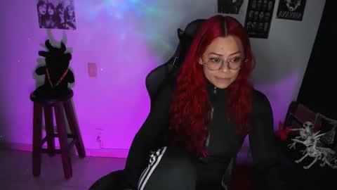 Dakota Crab online show from September 2025 12:12:02 AM