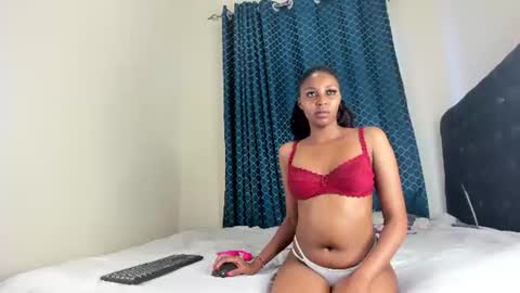 Snapshot of dakota_pariss chatting on June 2026 08:08:01 AM dakota_pariss online show from June 2026 08:08:01 AM