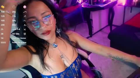 Caroliina online show from February 2026 10:29:01 PM