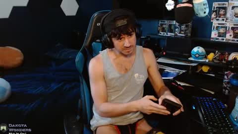 Snapshot of dakota_wndrs chatting on March 2026 11:00:02 PM Dakota Wonders online show from March 2026 11:00:02 PM