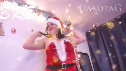 Dakotaagray online show from December 2025 02:07:02 AM
