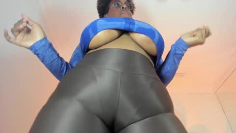 Snapshot of dakotasexshow2 chatting on February 2025 10:58:01 PM Dakota Sex Show  online show from February 2025 10:58:01 PM