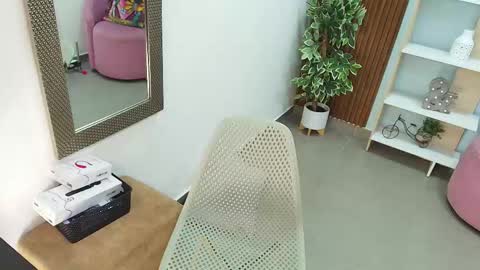 Dalila  online show from November 2025 06:28:02 PM