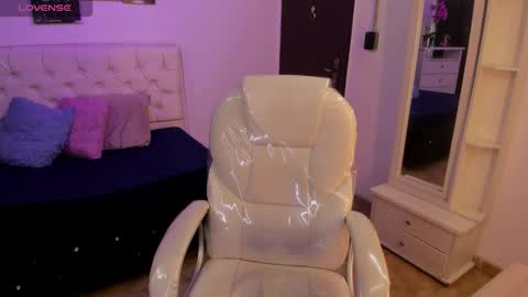 dalilah_420 online show from December 2025 07:53:01 PM