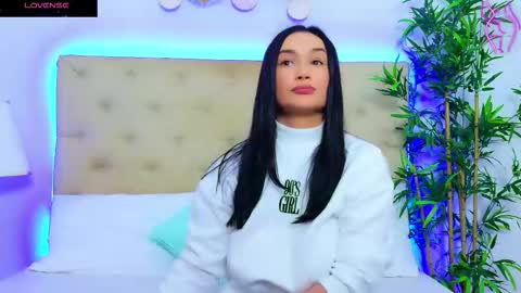 daliyaa_ online show from November 2025 12:50:02 PM