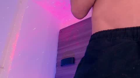         online show from February 2026 05:00:02 AM