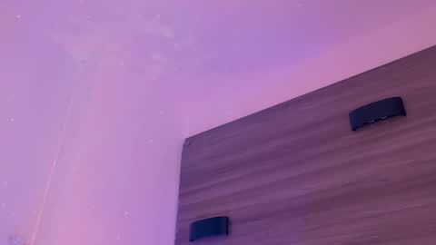         online show from February 2026 03:33:01 AM