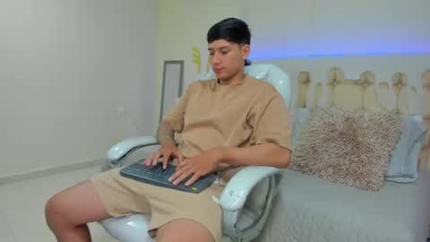 DAMIAN online show from January 2025 12:08:01 PM