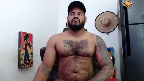 Snapshot of damian64436171 chatting on April 2026 05:07:01 PM damian64436171 online show from April 2026 05:07:01 PM