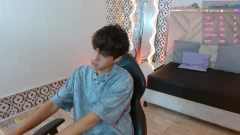 Snapshot of damian_tay chatting on April 2026 11:47:01 AM damian_tay online show from April 2026 11:47:01 AM