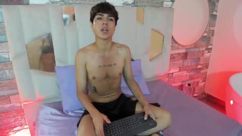 Snapshot of damian_tay chatting on April 2026 01:41:02 PM damian_tay online show from April 2026 01:41:02 PM
