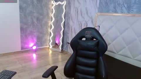 damian_tay1 online show from July 2026 11:58:01 AM