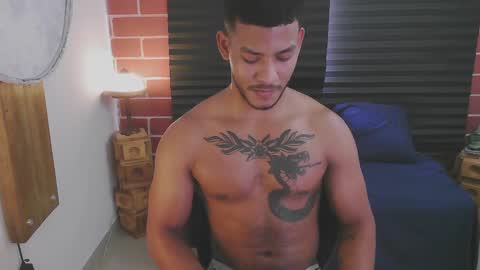 instagram damiannreed. online show from February 2025 07:10:02 PM