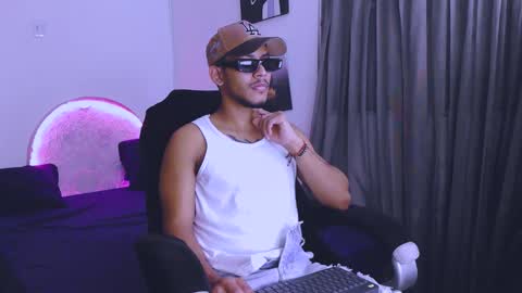 instagram damiannreed. online show from March 2026 01:23:01 AM