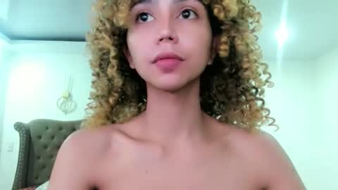 Snapshot of damnperfectxx chatting on September 2025 12:36:02 AM damnperfectxx online show from September 2025 12:36:02 AM