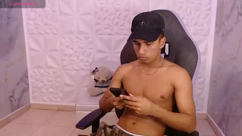 Snapshot of damondark_ chatting on February 2026 03:05:01 AM Damon online show from February 2026 03:05:01 AM