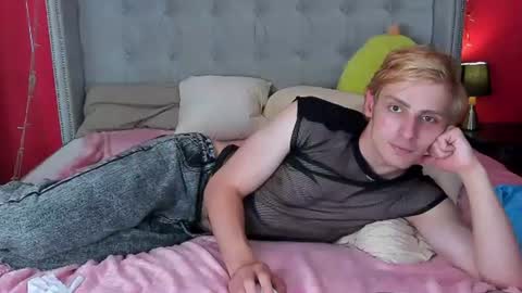 Snapshot of damonlux chatting on July 2026 02:43:01 PM Damon online show from July 2026 02:43:01 PM