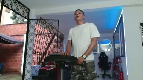 damyan_2003 online show from February 2025 10:31:01 PM