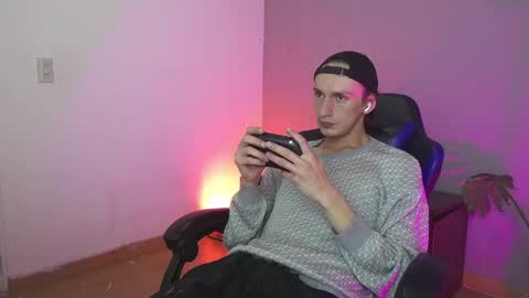 Snapshot of dan_yagami chatting on May 2026 02:00:02 PM Dan and Noah online show from May 2026 02:00:02 PM
