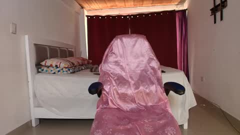 Dayana  online show from September 2025 03:38:01 PM