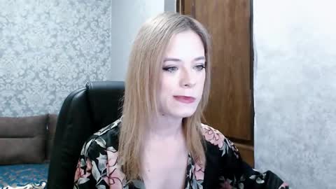 Snapshot of dana_smilex chatting on April 2026 07:33:02 PM Dana SmileX online show from April 2026 07:33:02 PM