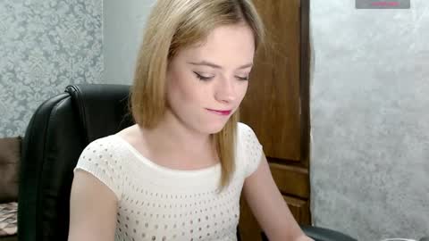 Snapshot of dana_smilex chatting on May 2026 07:33:01 PM Dana SmileX online show from May 2026 07:33:01 PM