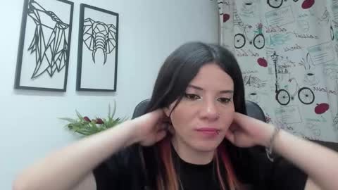 Danaa Rey online show from November 2025 04:18:02 PM