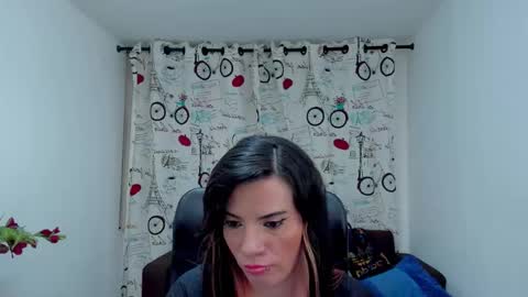 Danaa Rey online show from November 2025 04:18:02 PM