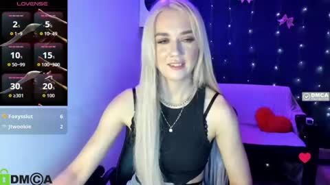 Snapshot of dances_queen chatting on June 2026 07:13:01 AM dances_queen online show from June 2026 07:13:01 AM