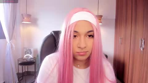 Snapshot of dandara_thompsson chatting on September 2025 07:48:02 PM Dandara   online show from September 2025 07:48:02 PM