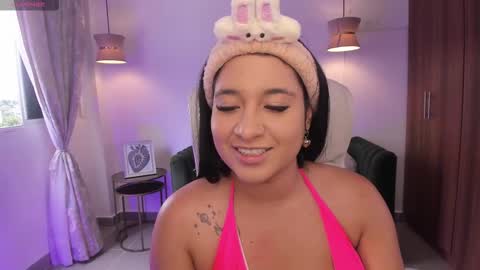 Snapshot of dandara_thompsson chatting on October 2025 08:20:02 PM Dandara   online show from October 2025 08:20:02 PM