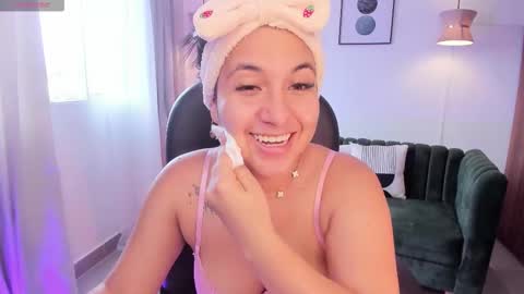 Dandara   online show from December 2025 07:11:01 PM