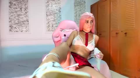 Danella Houston online show from October 2025 12:03:01 AM