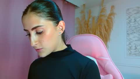 Danella Houston online show from April 2026 07:59:02 PM