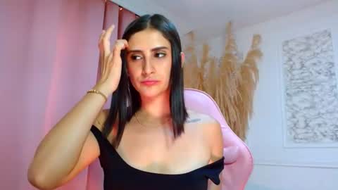 Snapshot of danellahouston chatting on July 2026 08:55:01 PM Danella Houston online show from July 2026 08:55:01 PM